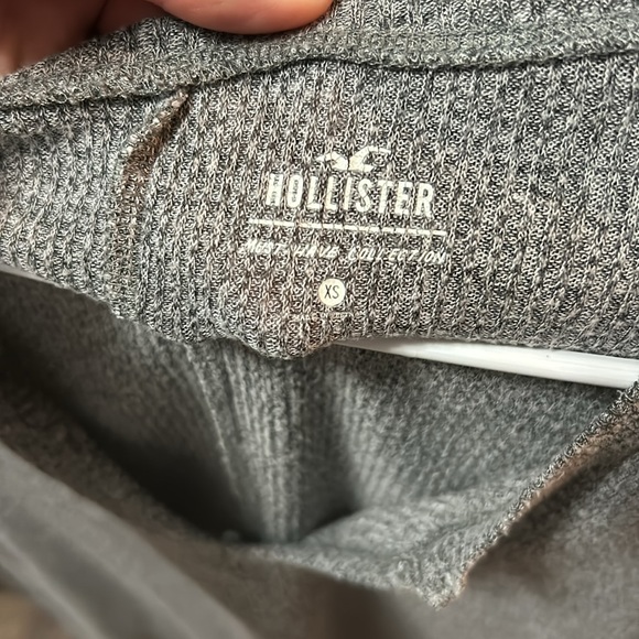 Hollister grey sweater in great condition - Picture 2 of 3